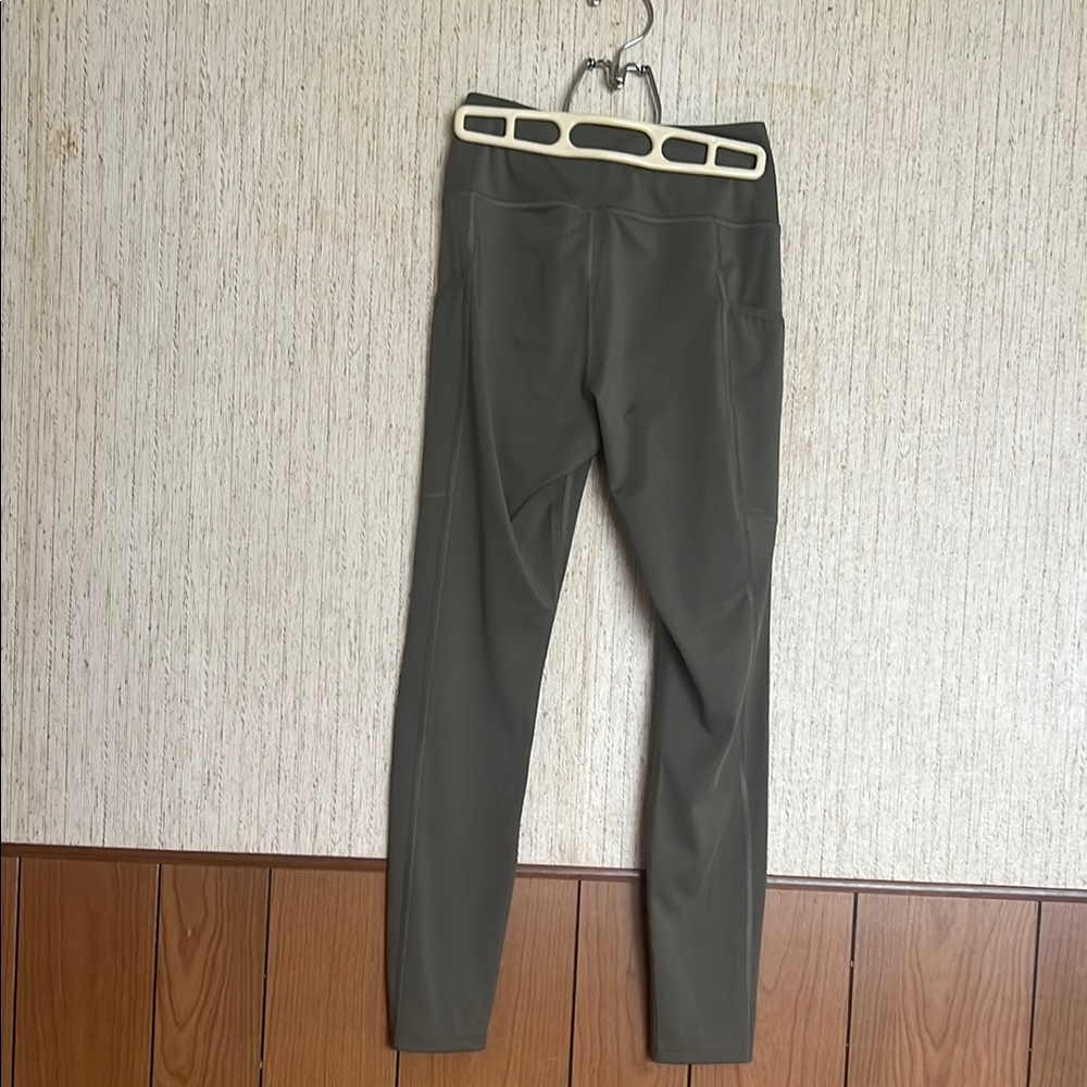 Gymshark Dreamy 2.0 High Rise Pocket Leggings Olive Green Size Small - Picture 7 of 8